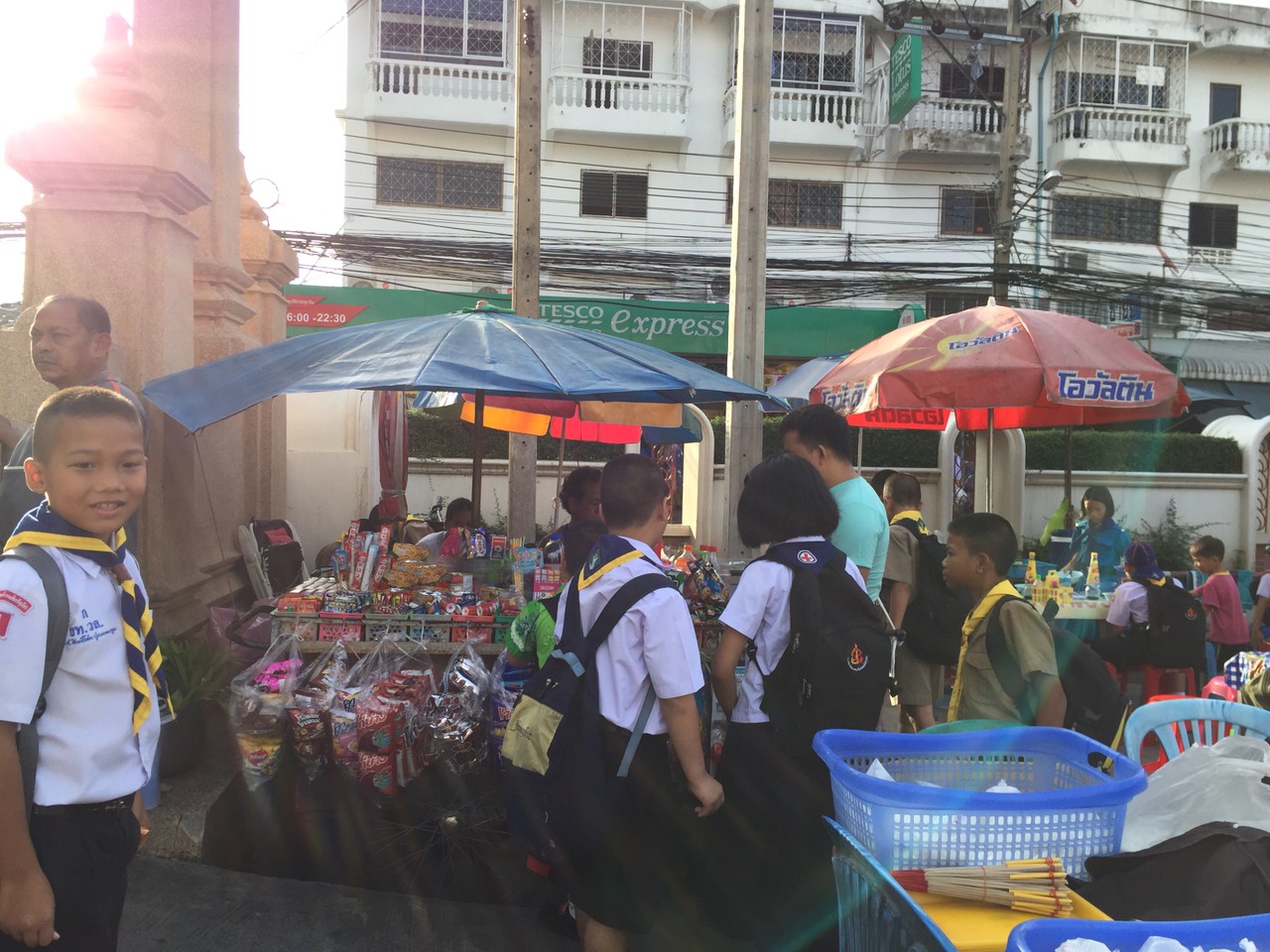 ทำเลหน้าโรงเรียน หนีไม่พ้นของกิน