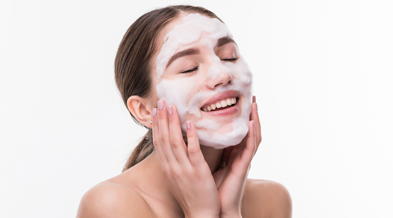 การเลือก Cleanser ผลัดเซลล์ผิว ให้ได้ทำความสะอาดพร้อมบำรุง Cleanser ผลัดเซลล์ผิว