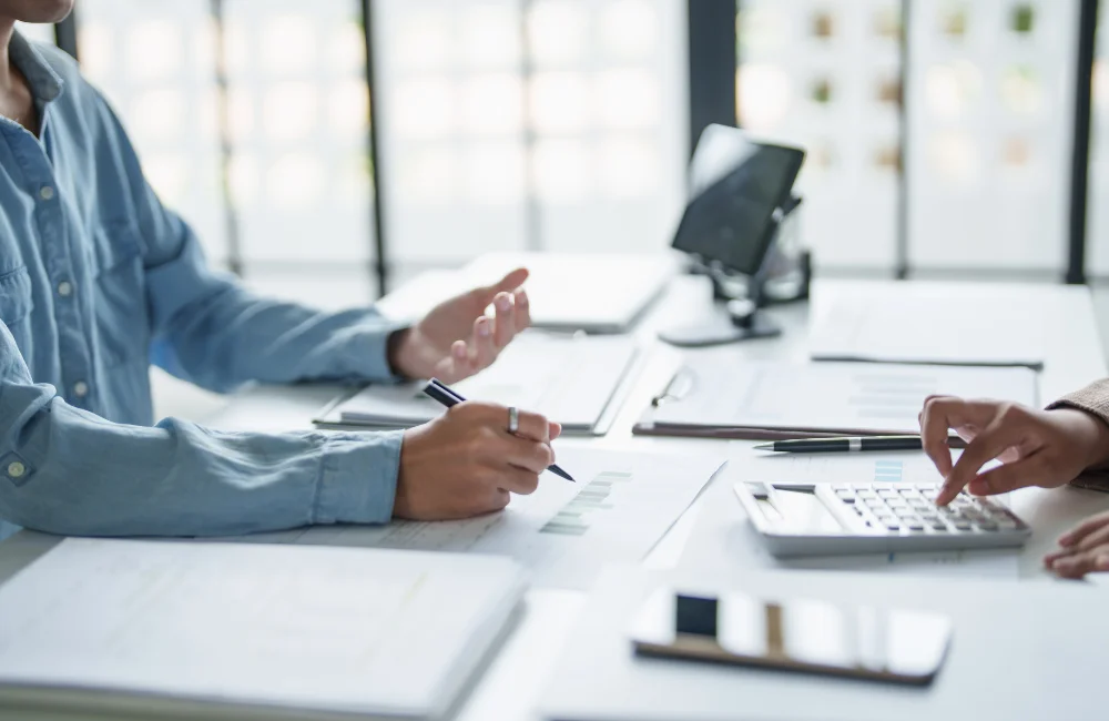 ทำบัญชีเองกับจ้างมืออาชีพ