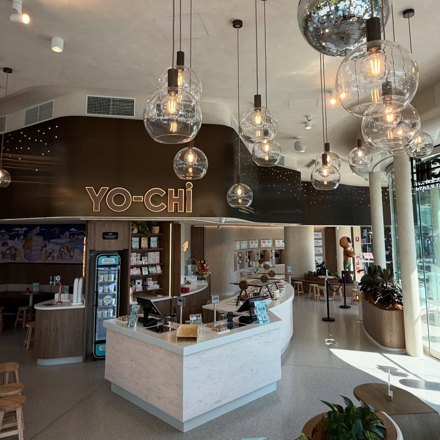 Yo-Chi Frozen Yogurt ร้านโยเกิร์ตขายประสบการณ์