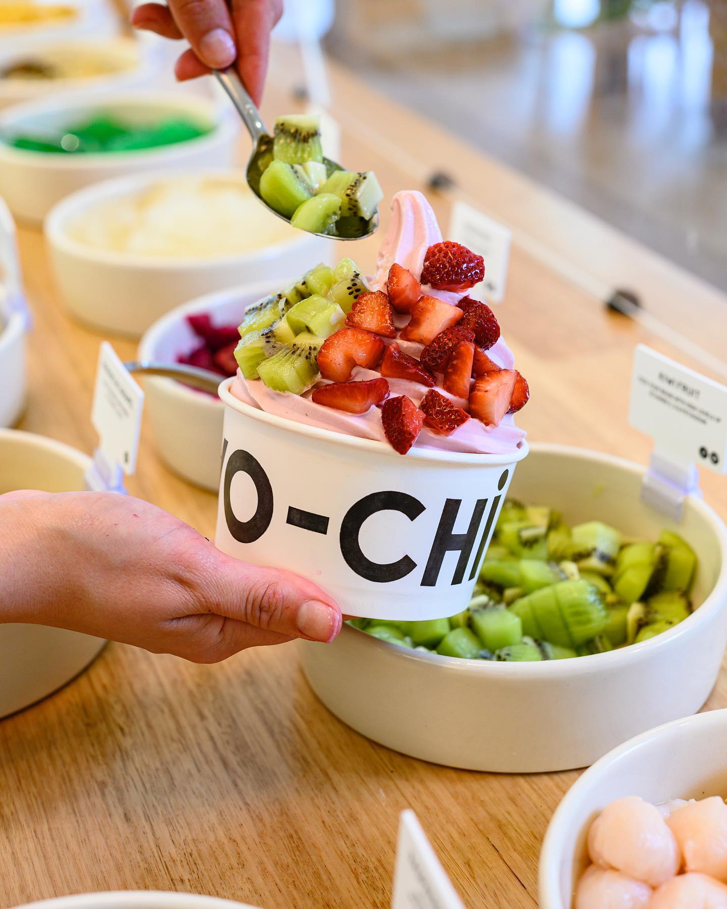 Yo-Chi Frozen Yogurt ร้านโยเกิร์ตขายประสบการณ์