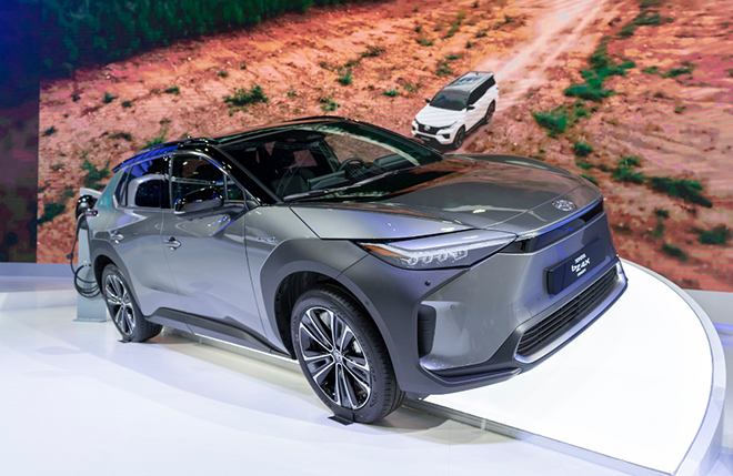 ยี่ห้อ รถไฟฟ้า