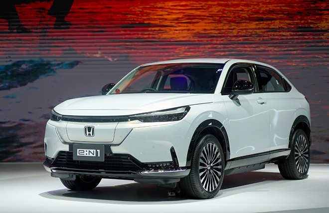 ยี่ห้อ รถไฟฟ้า