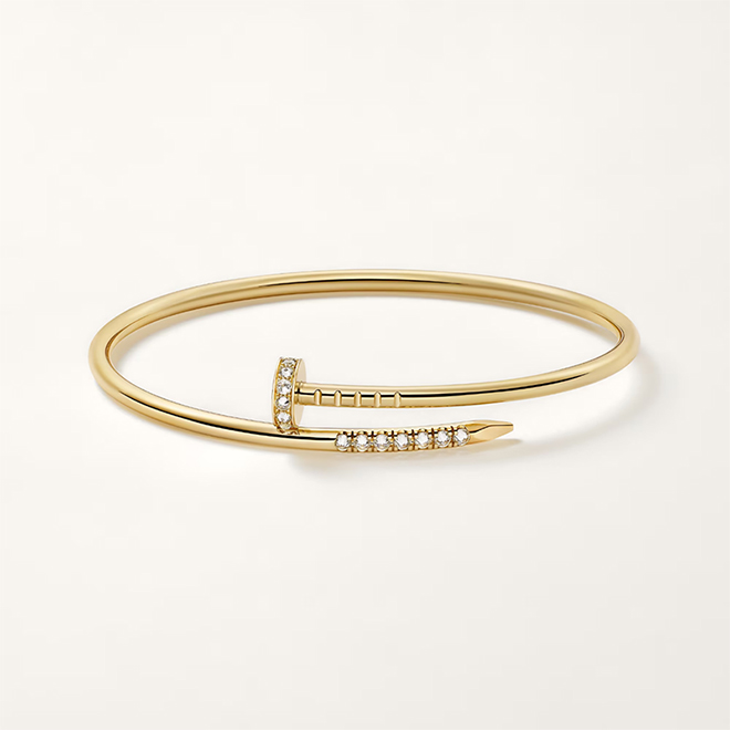 https://www.cartier.com/th-th/เป็นแรงบันดาลใจ/เครื่องประดับที่ควรค่าแก่การครอบครอง/กำไลข้อมือ-juste-un-clou-ขนาดเล็ก-ประดับเพชรแบบกลับด้าน-CRB6091917.html