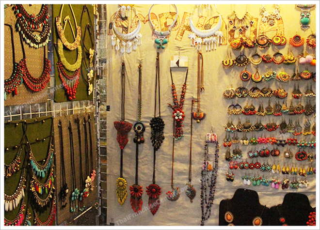 อวสานร้านขายของฝาก