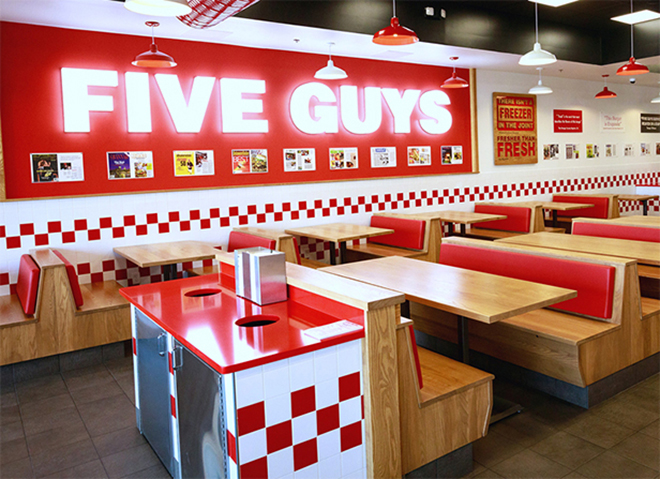 ขายไม่กี่เมนู แฟรนไชส์ Five Guys Burgers